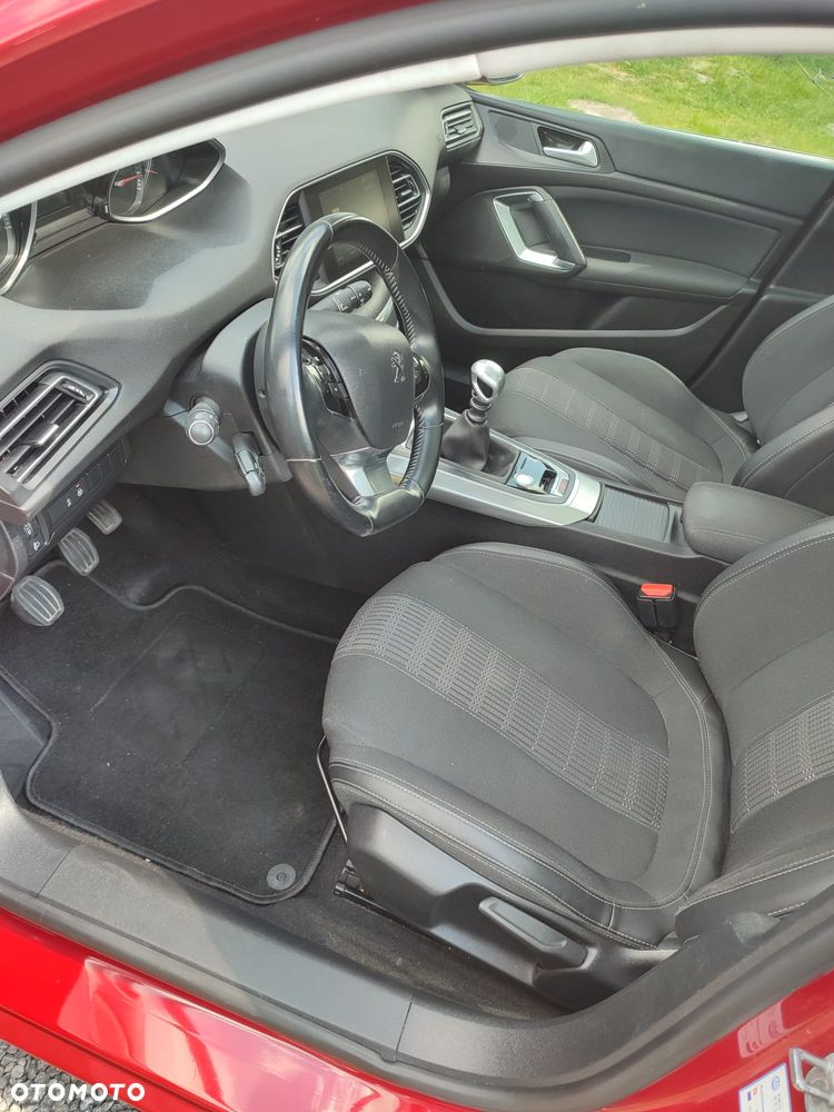 Peugeot 308 1.2 PureTech Allure S&S - 9