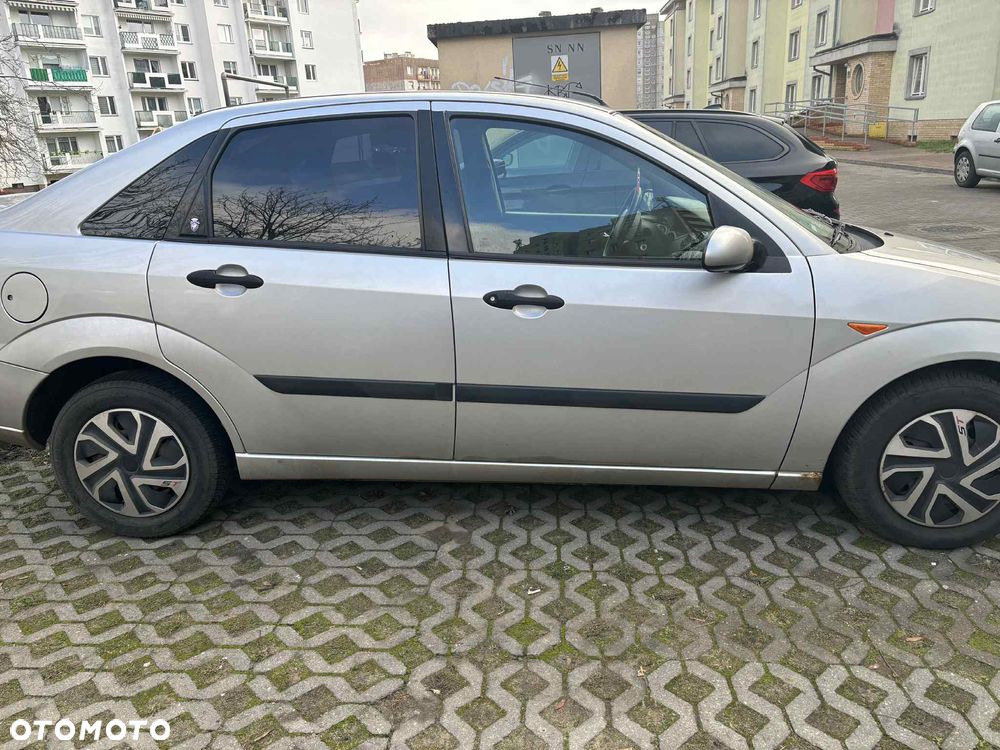 Ford Focus 1.6 Futura - 3