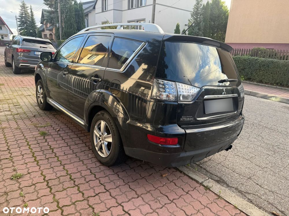 Mitsubishi Outlander - 4