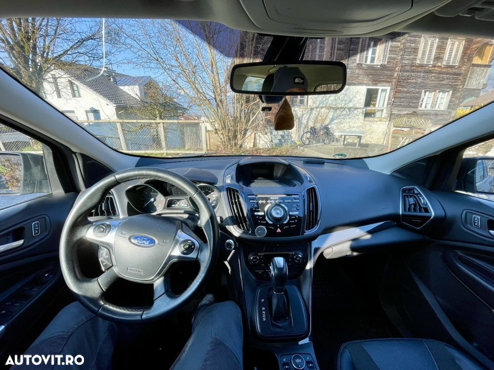 Ford Kuga 2.0 TDCi Powershift 4WD Titanium - 3