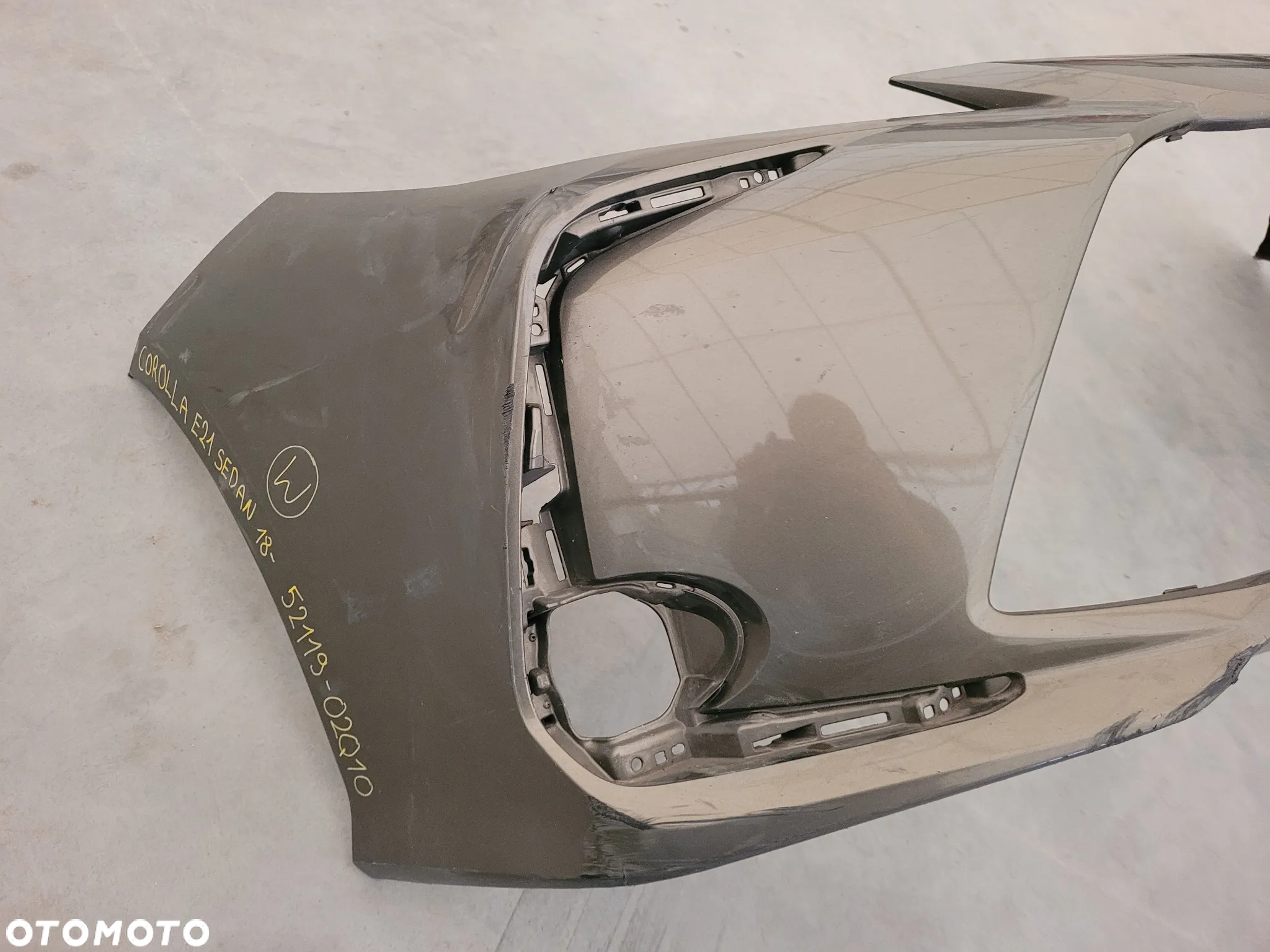 ZDERZAK PRZÓD PRZEDNI TOYOTA COROLLA E21 SEDAN 18r- - 2