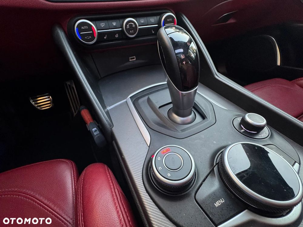 Alfa Romeo Giulia 2.0 Turbo Super - 34