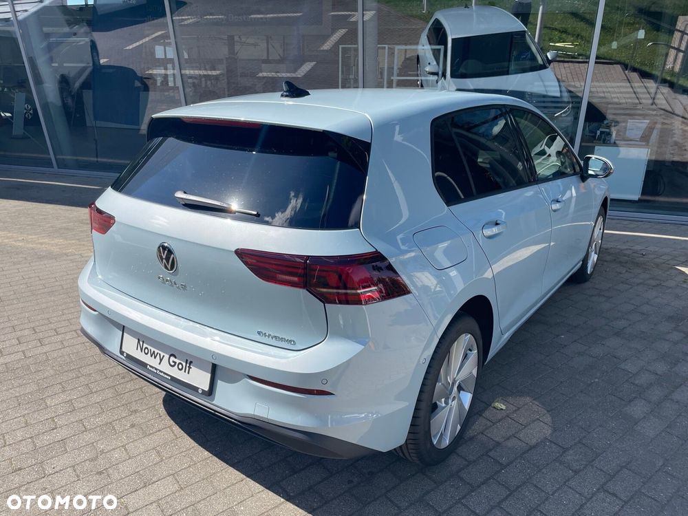 Volkswagen Golf - 8