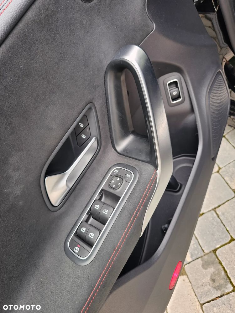 Mercedes-Benz CLA 250 AMG Line 7G-DCT - 38