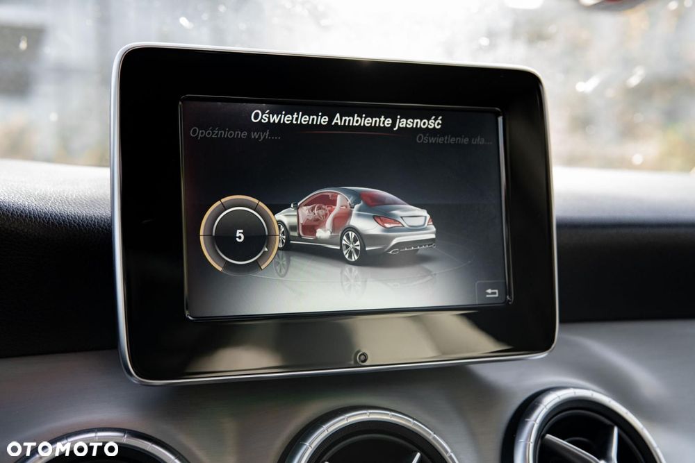 Mercedes-Benz CLA 250 7G-DCT AMG Line - 25