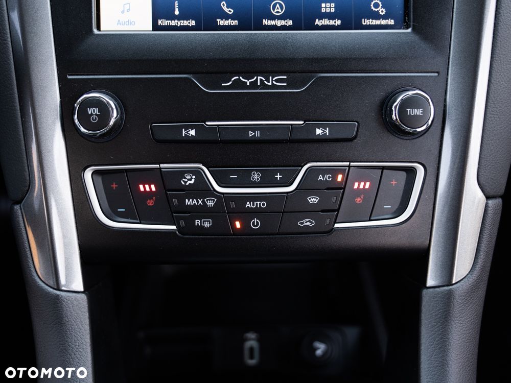 Ford Mondeo 2.0 EcoBlue Titanium - 25