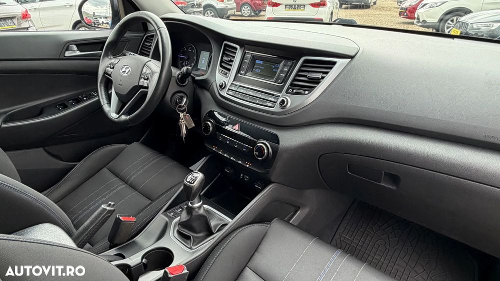 Hyundai Tucson 2.0 CRDI 4WD 6MT Style - 25