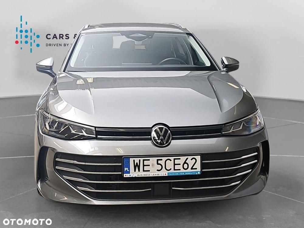 Volkswagen Passat - 4