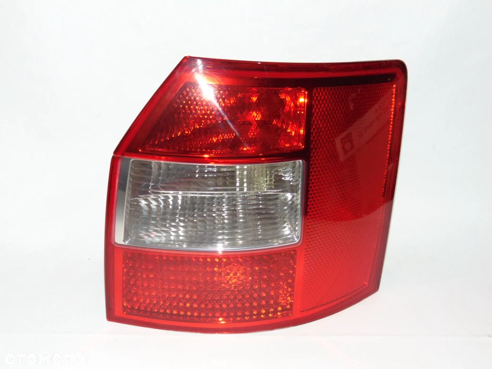 ORYGINAŁ lampa tylna tył prawa Audi A4 B6 Avant kombi 00-04r EUROPA - 1