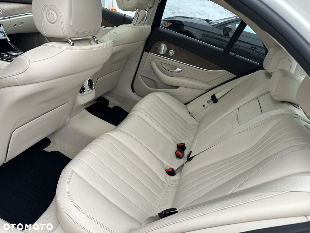 Mercedes-Benz Klasa E - 8