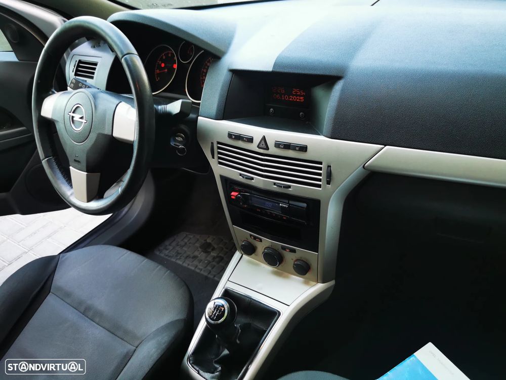 Opel Astra GTC 1.4 Selection - 20