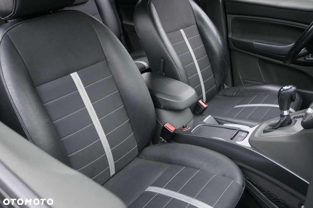 Ford Kuga 2.0 TDCi 4x4 Titanium - 29