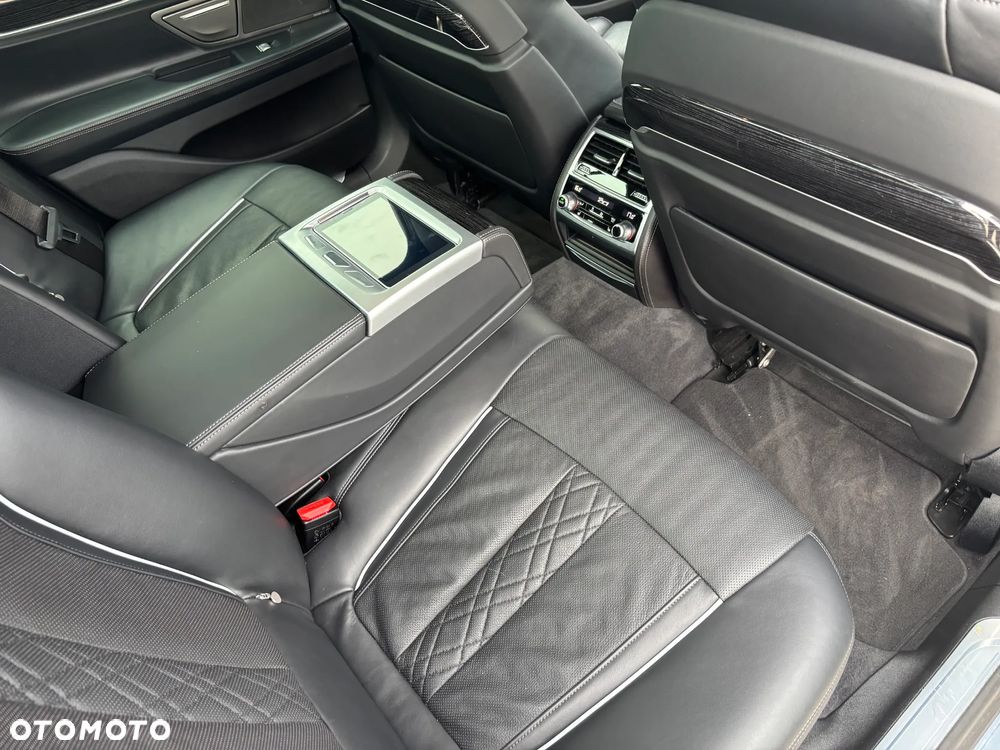 BMW Seria 7 730d - 30
