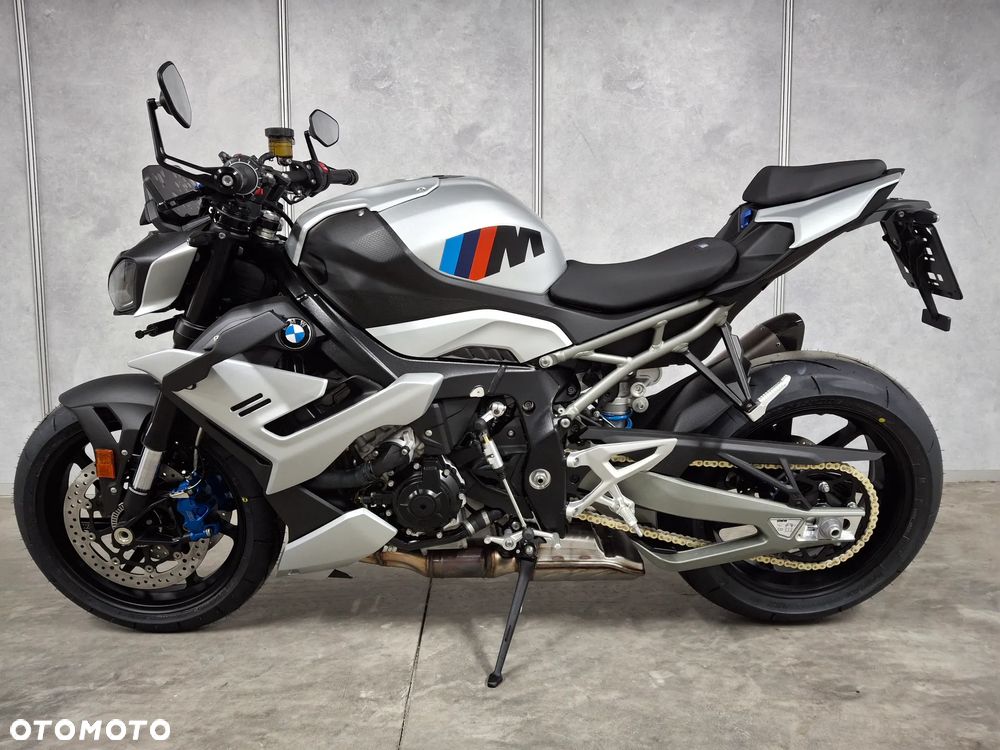 BMW S - 5