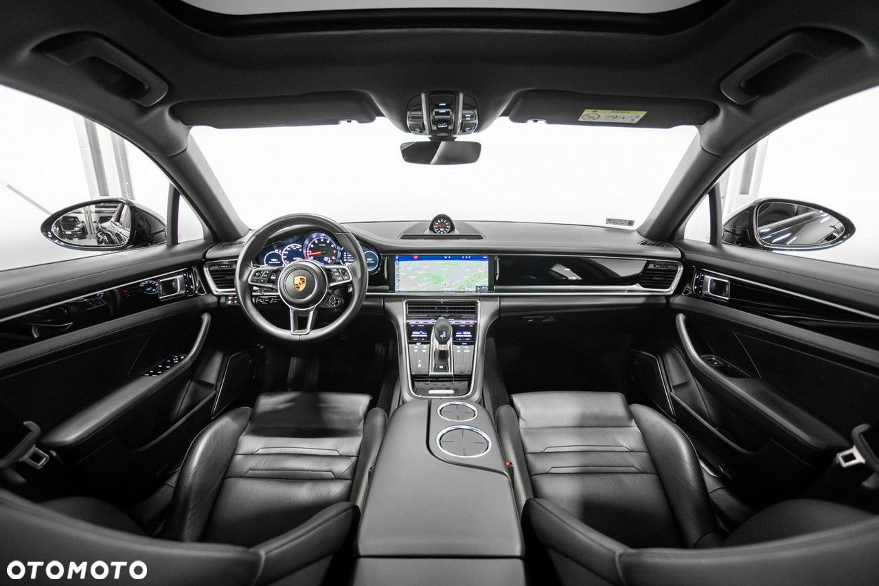 Porsche Panamera - 22