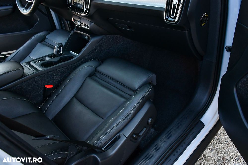 Volvo XC 40 D3 AWD Momentum Pro - 17