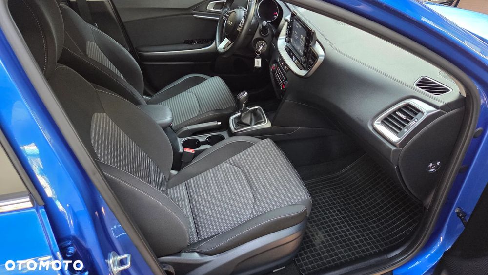 Kia Ceed 1.5 T-GDI M - 28