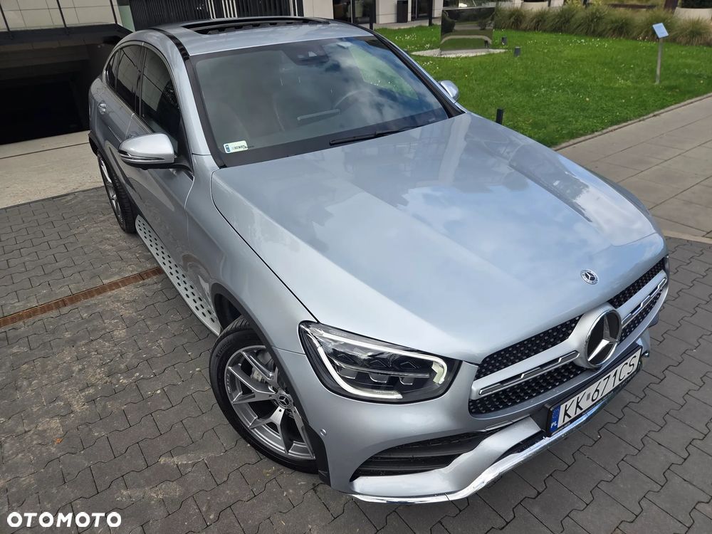 Mercedes-Benz GLC 200 4Matic 9G-TRONIC AMG Line Plus - 24