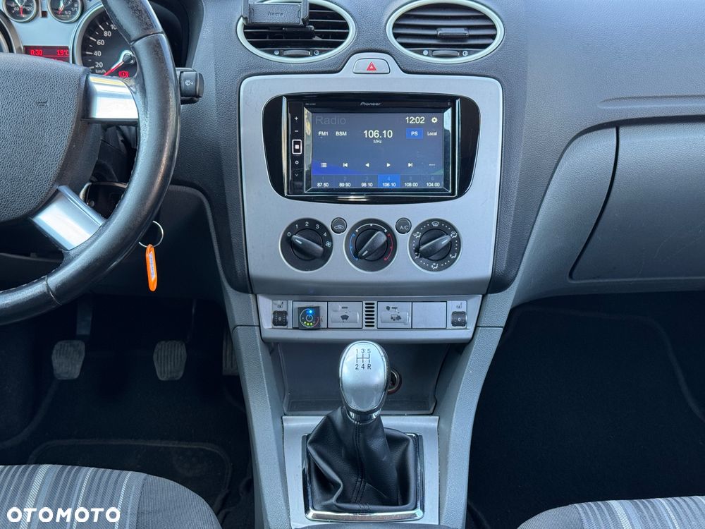 Ford Focus 1.8 Style+ - 8