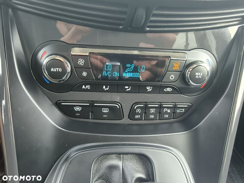 Ford Kuga - 37