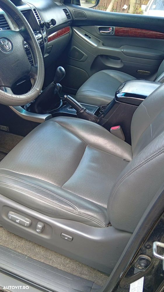 Toyota Land Cruiser - 3