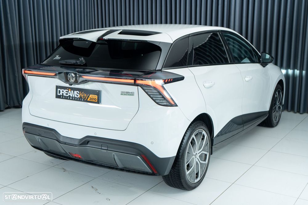 MG MG4 64 kWh Luxury - 4