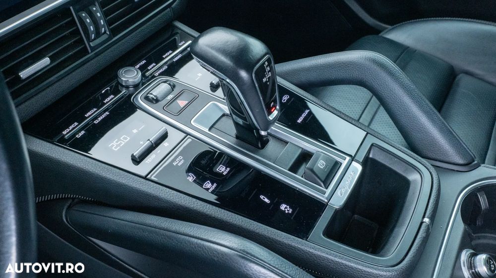 Porsche Cayenne E-Hybrid Tiptronic S - 39