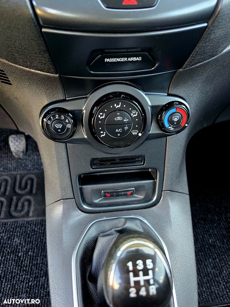 Ford Fiesta 1.5 TDCi Titanium - 23