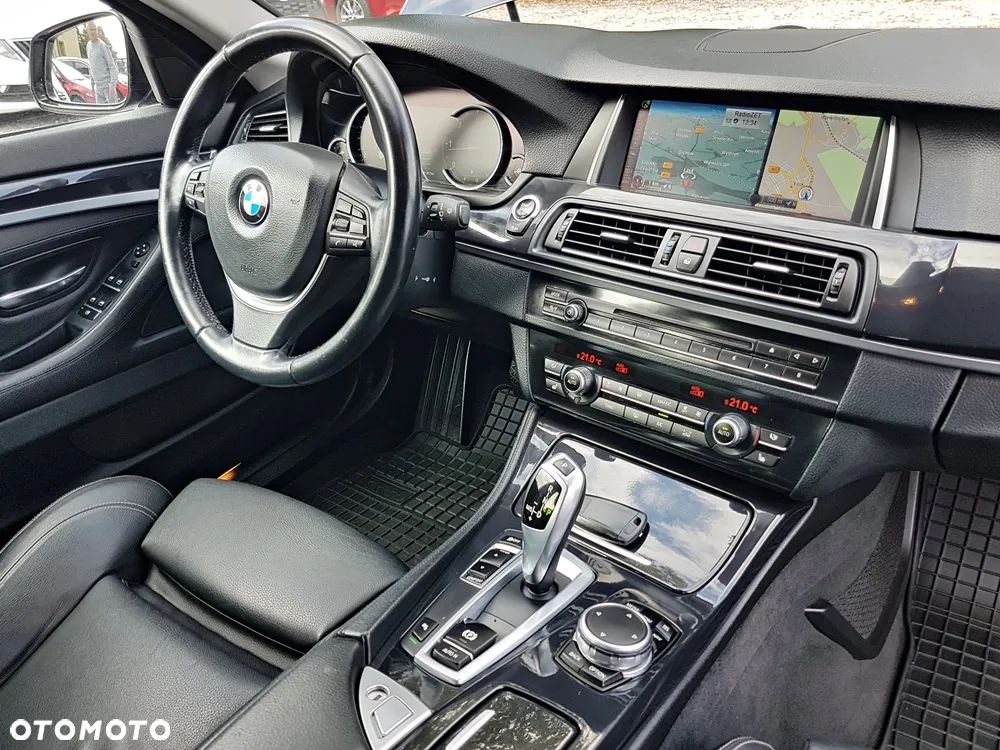 BMW Seria 5 518d Touring Luxury Line - 24