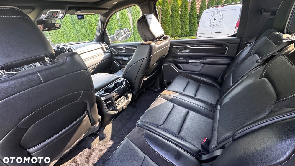 RAM 1500 5.7 eTorque Crew Cab Shortbed Laramie Black - 18
