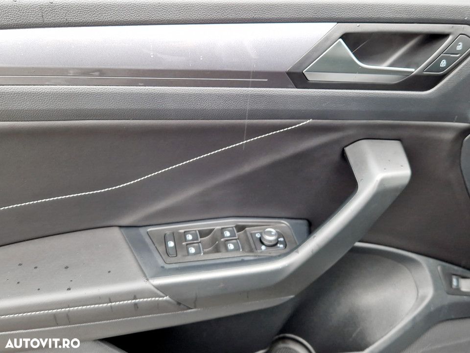 Volkswagen T-Roc 2.0 TDI SCR DSG Style - 13