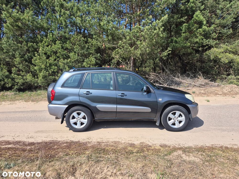 Toyota RAV4 1.8 VVT-i 4x2 - 4