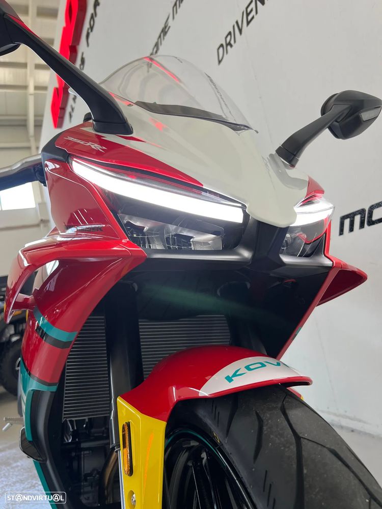 KOVE 350RR - CAMPEÃ MUNDIAL SUPERBIKES SSP300 2025 - 8