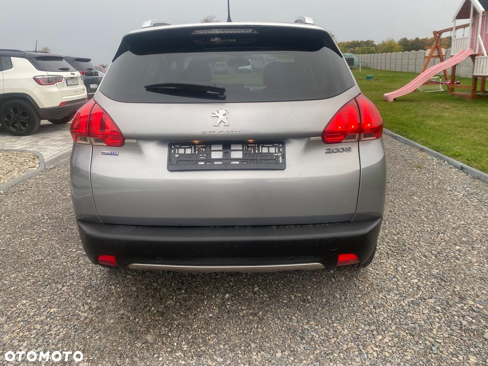 Peugeot 2008 1.6 BlueHDi Allure S&S - 38