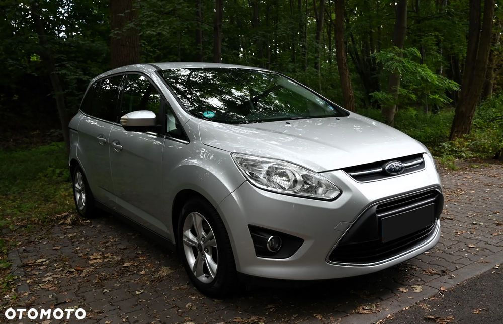 Ford Grand C-MAX - 11