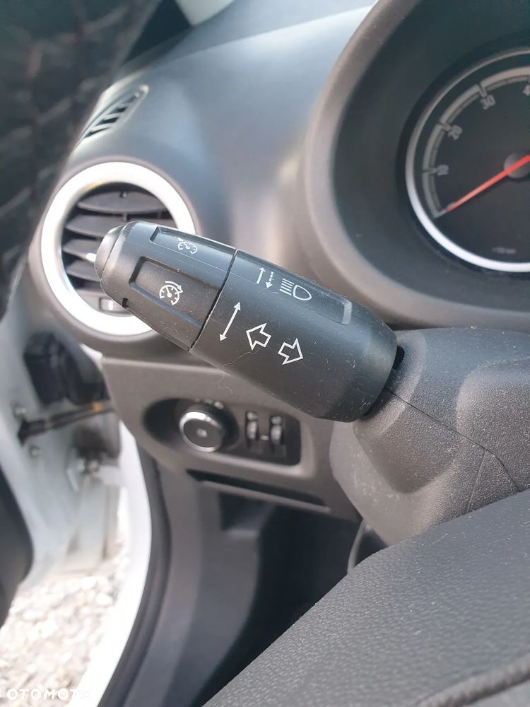 Opel Corsa 1.4 16V Energy - 29