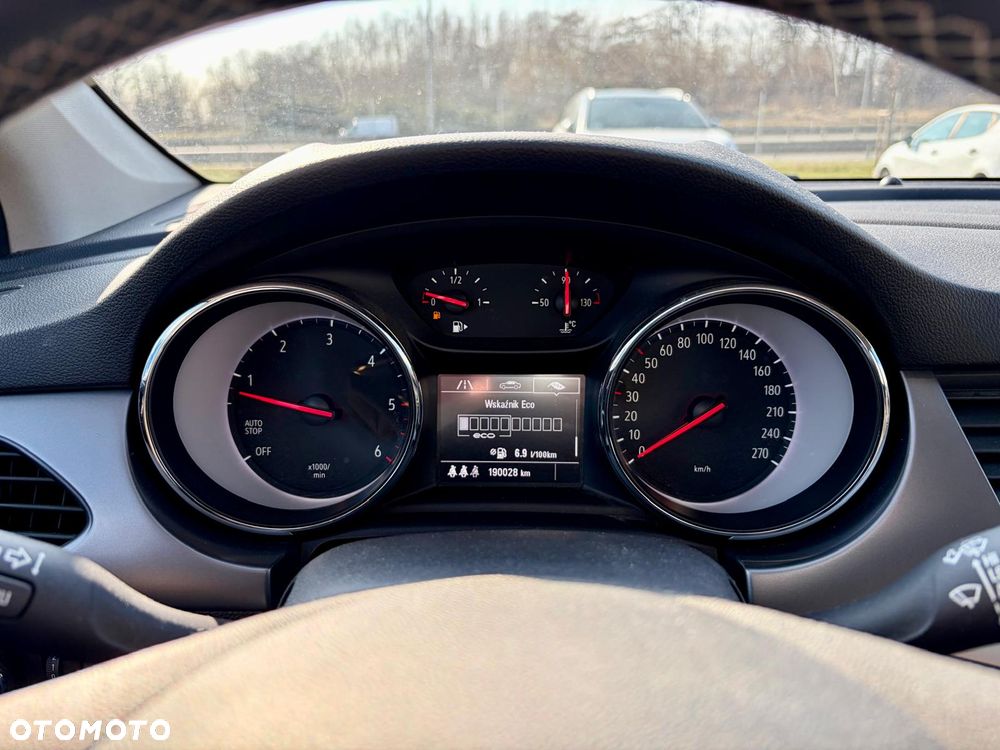 Opel Astra 1.6 CDTI Sport - 11