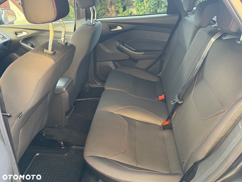 Ford Focus 1.5 EcoBoost ST-Line - 9