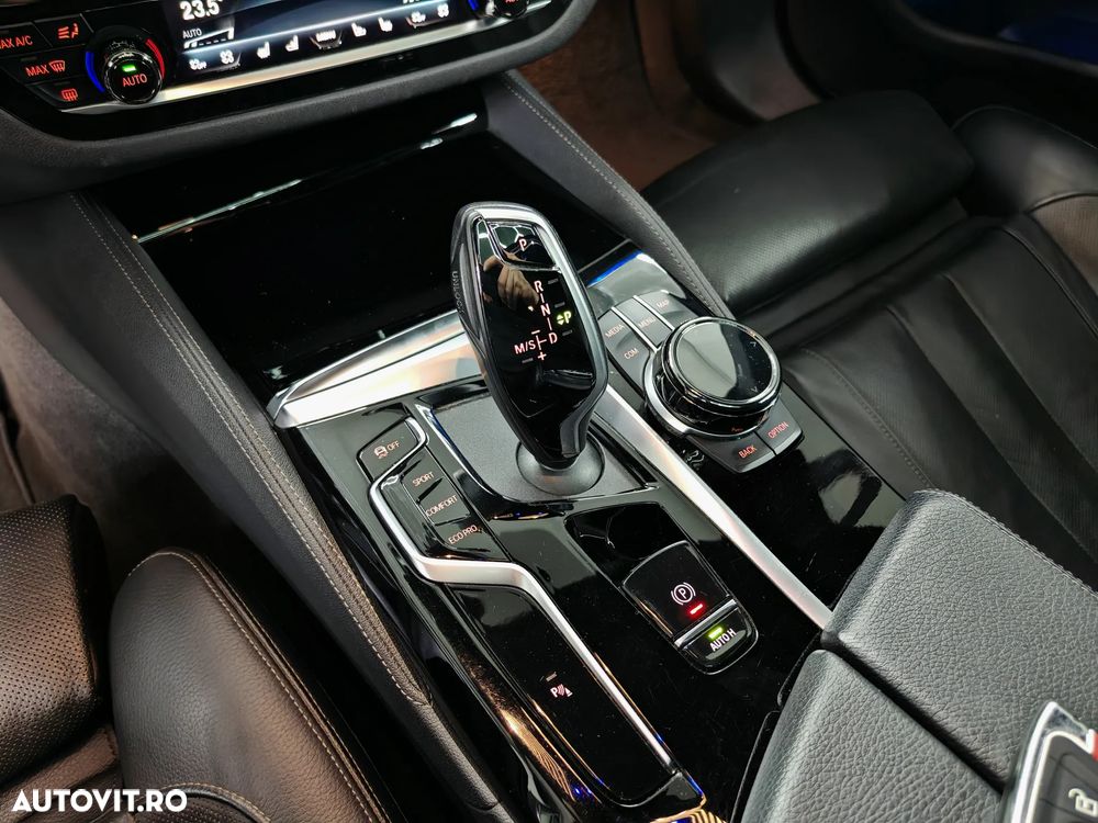 BMW Seria 5 530i AT MHEV - 11