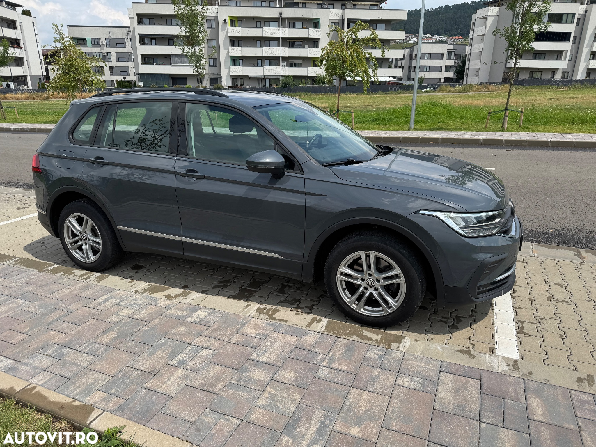Volkswagen Tiguan 2.0 TDI DSG Life - 3