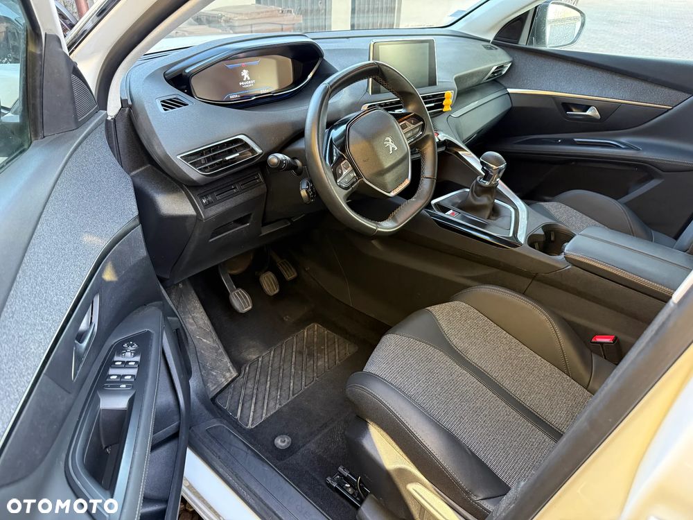 Peugeot 3008 PureTech 130 Stop & Start GPF Crossway - 17