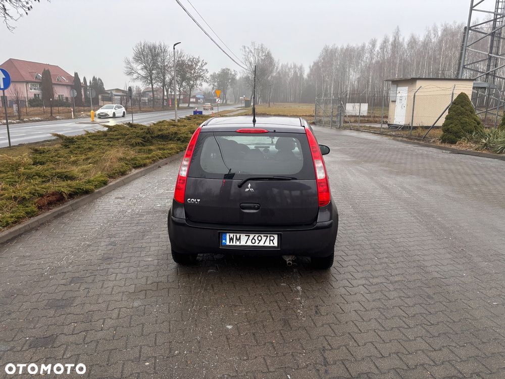 Mitsubishi Colt - 4