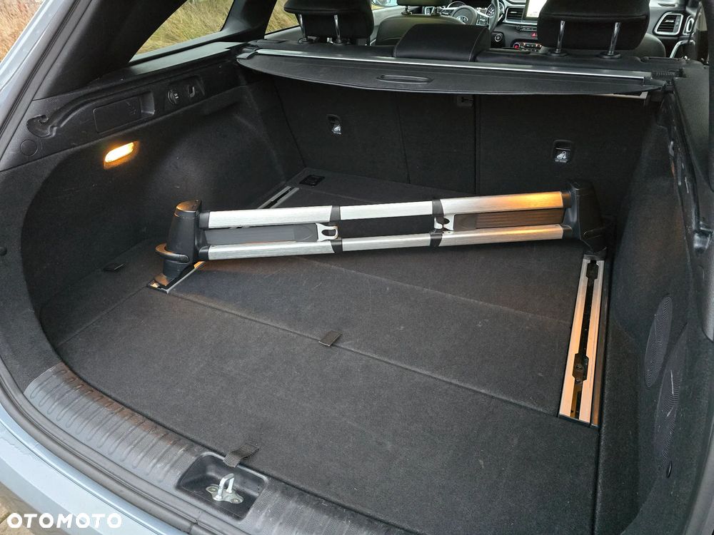 Kia Ceed 1.4 T-GDI L Business Line DCT - 24