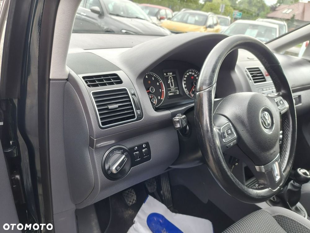 Volkswagen Touran - 13