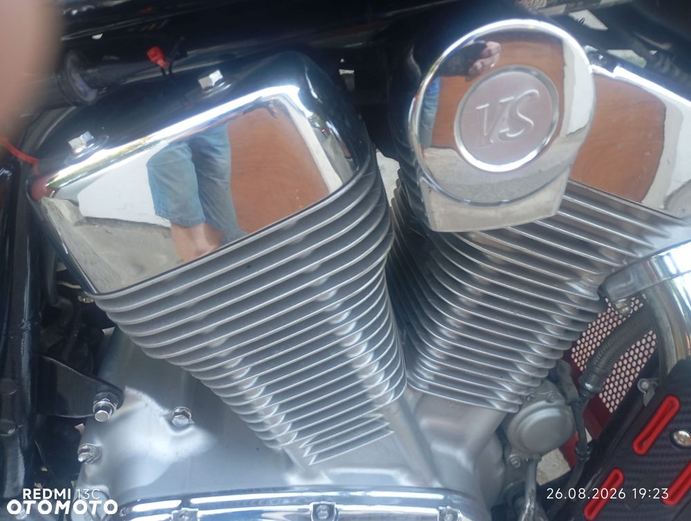 Suzuki Intruder - 12