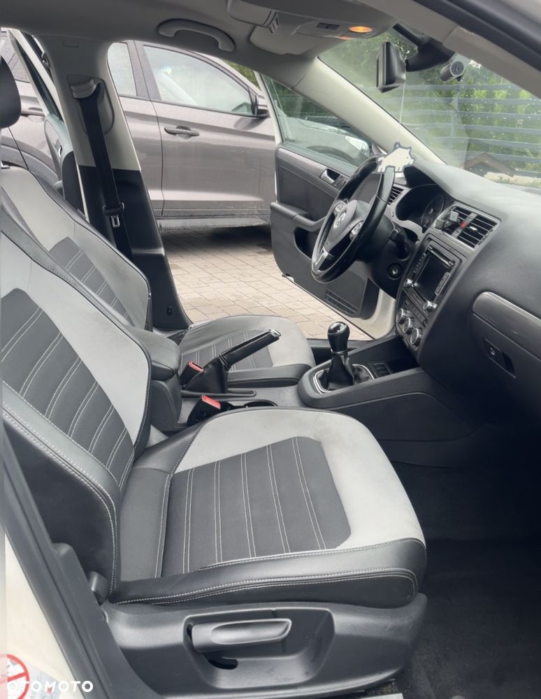 Volkswagen Jetta 1.4 TSI Comfortline - 9