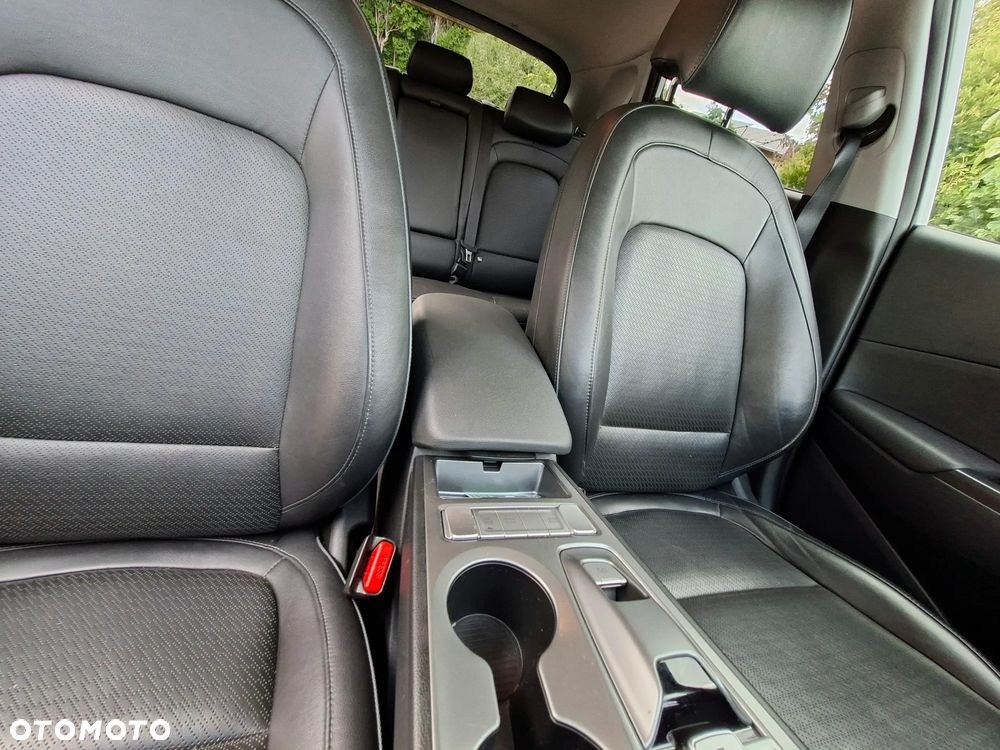 Hyundai Kona 64kWh Premium - 33