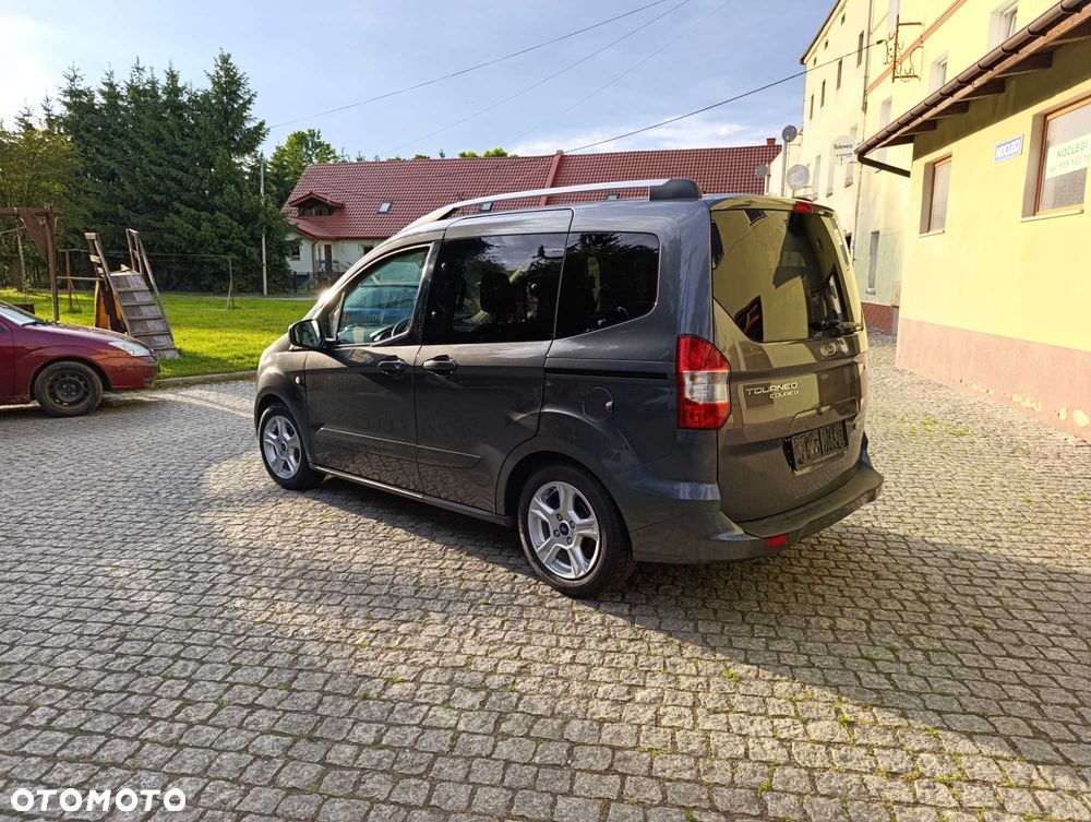 Ford Tourneo Courier - 2