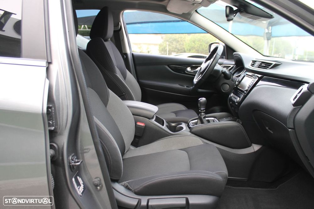 Nissan Qashqai 1.5 dCi N-Connecta J18+Led - 44