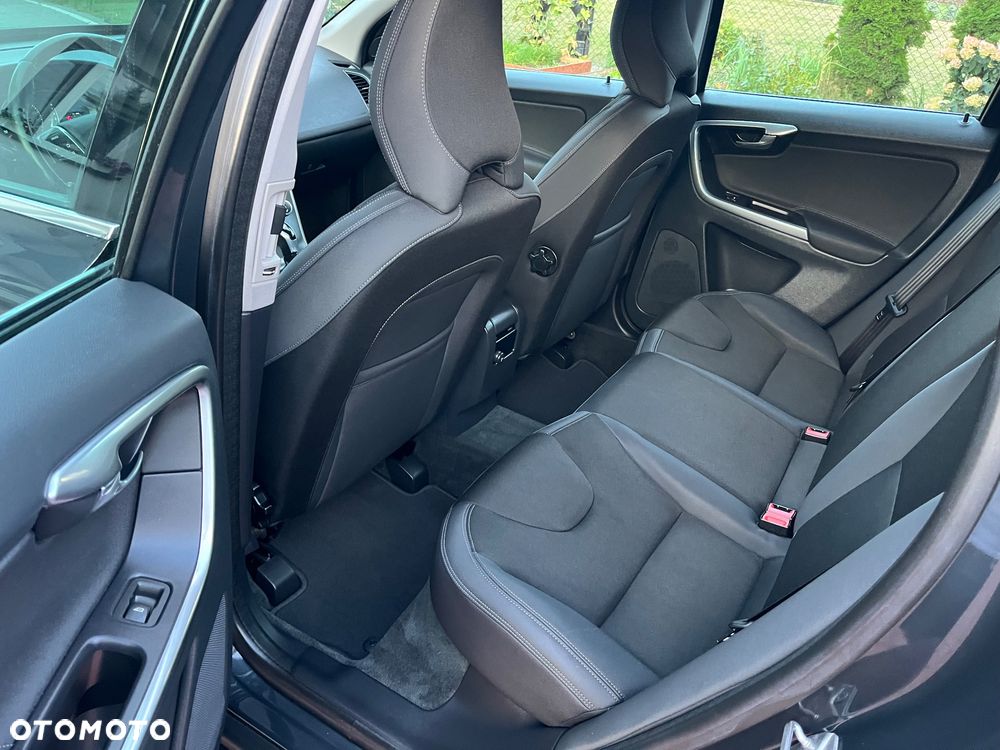 Volvo XC 60 D4 Geartronic Momentum - 15